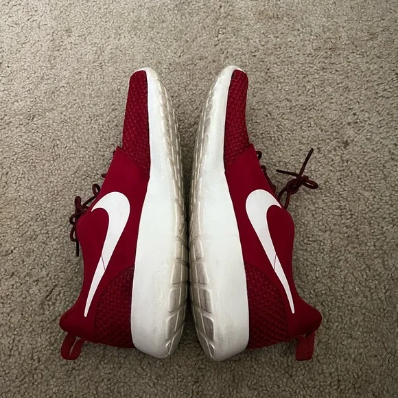 Nike roshe mens size 10. Red/white great condition. Like new - Picture 3 of 4